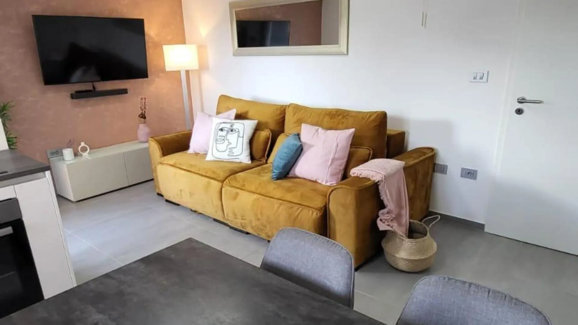 Royal Premantura - Happy Rentals 0*,